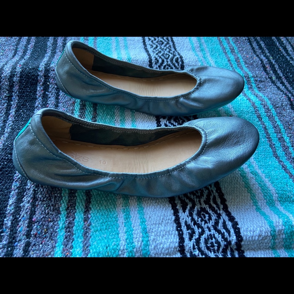 Metallic Pewter size 10 Tieks Ballet Flats